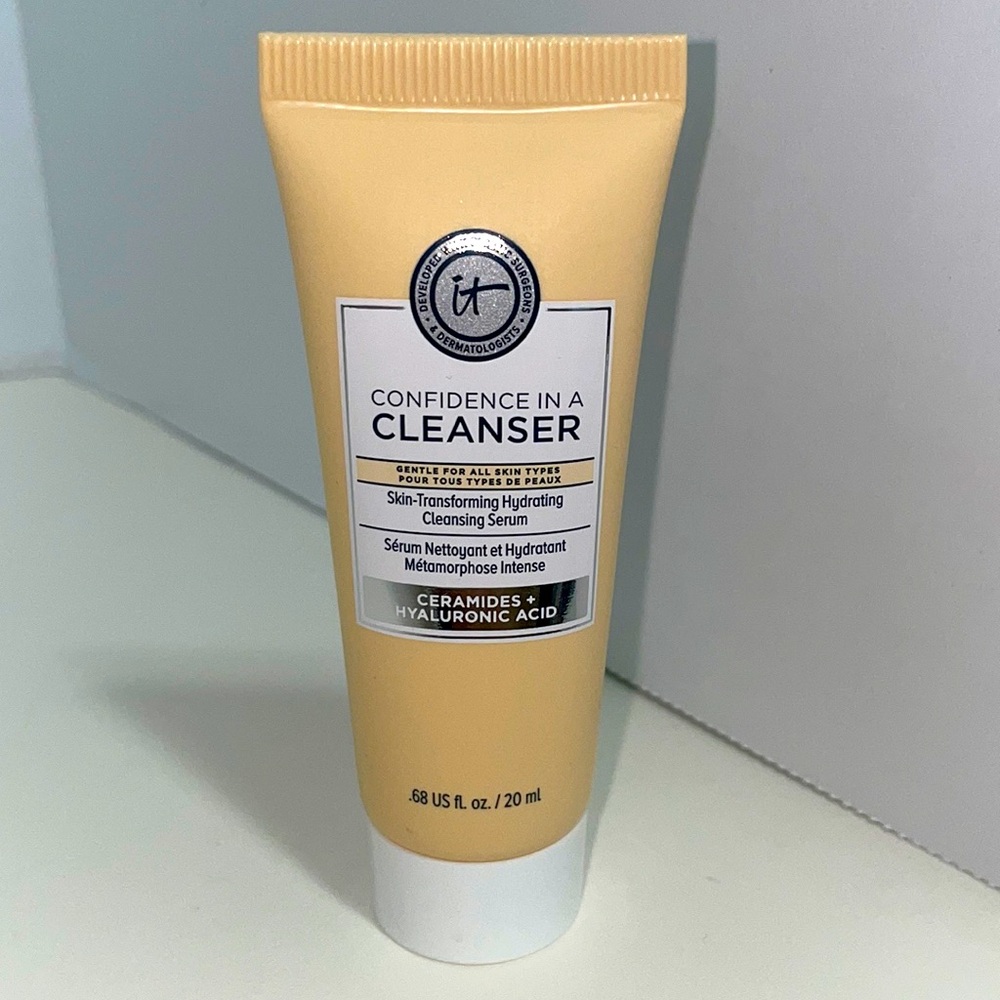 IT Cosmetics Confidence in a Cleanser Skin Transforming Hydrating Cleanser